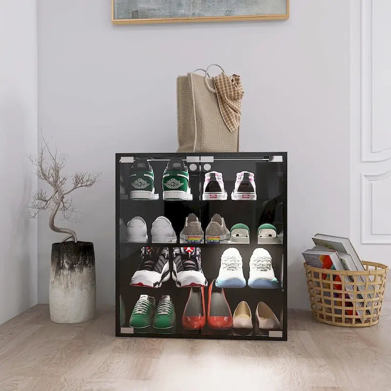 Mobile portascarpe nero a 4 ripiani con anta in vetro e ripiano in vetro, espositore per scarpe con luce LED e controllo Bluetooth